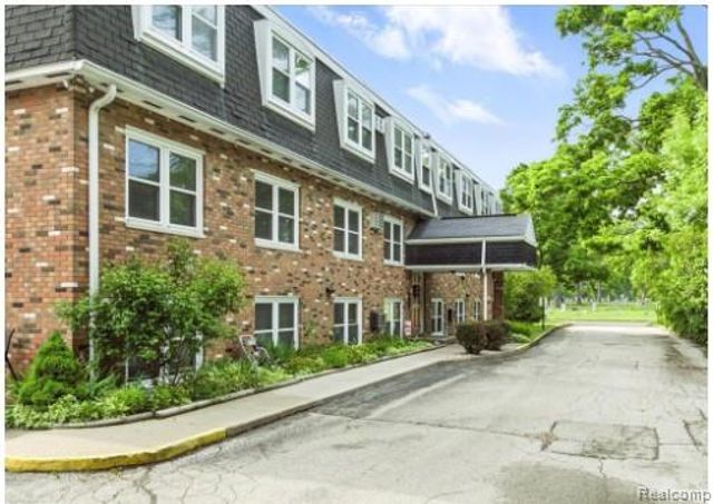 810 Holland Avenue 2, Port Huron, MI 48060