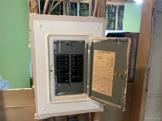 810 Holland Avenue 2, Port Huron, MI 48060