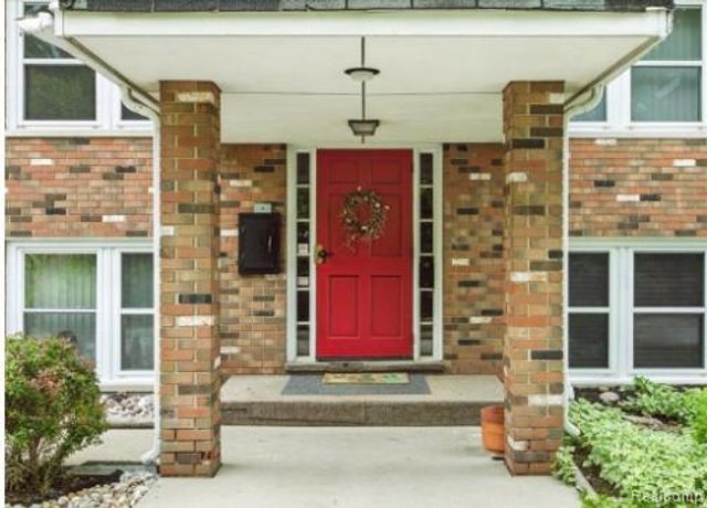 810 Holland Avenue 2, Port Huron, MI 48060