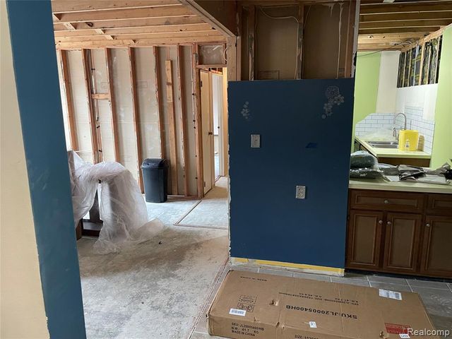 810 Holland Avenue 2, Port Huron, MI 48060