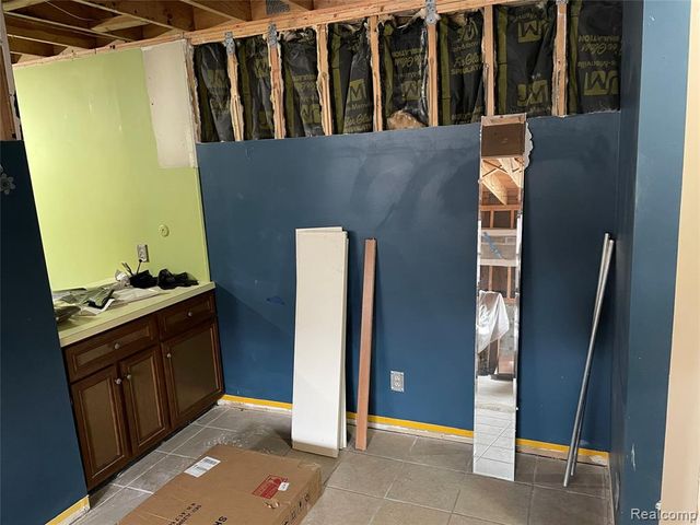 810 Holland Avenue 2, Port Huron, MI 48060