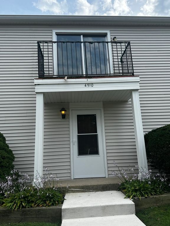 451 James Court D, Glendale Heights, IL 60139 — exterior