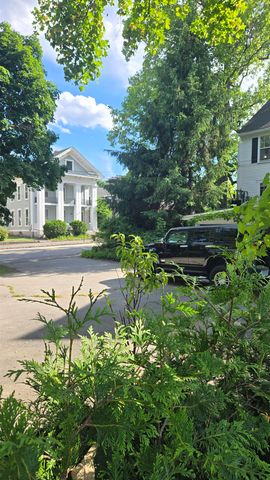 102 N State Street, Concord, NH 03301