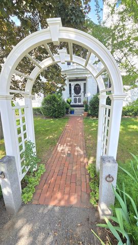 102 N State Street, Concord, NH 03301