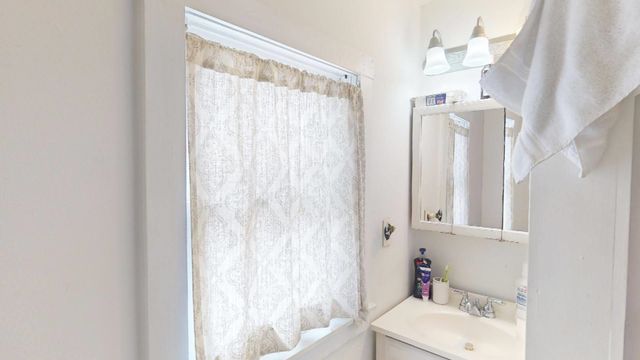 102 N State Street, Concord, NH 03301