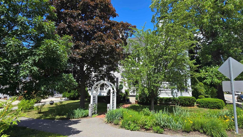 102 N State Street, Concord, NH 03301