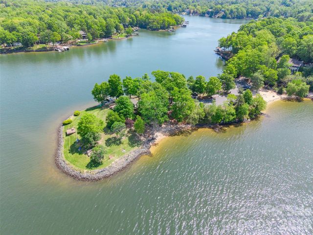 555 Pine Links Drive, Tega Cay, SC 29708