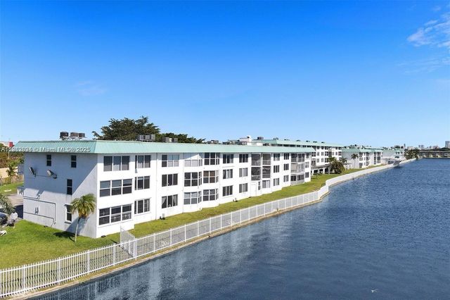 1000 NE 191st St 21, Miami, FL 33179