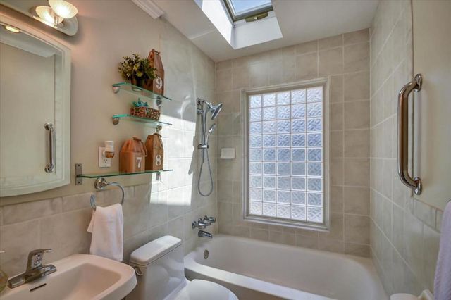 909 Laurence Avenue, Capitola, CA 95010