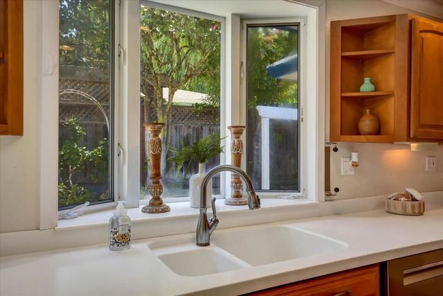 909 Laurence Avenue, Capitola, CA 95010