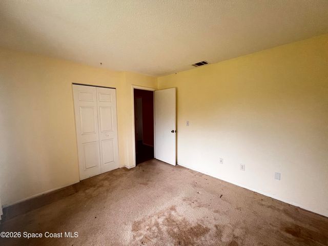 891 Clifton Road SE, Palm Bay, FL 32909