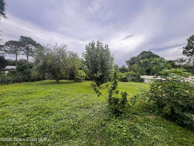 891 Clifton Road SE, Palm Bay, FL 32909