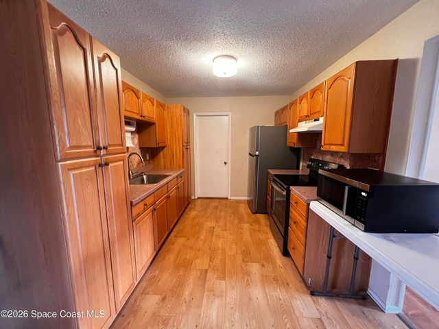 891 Clifton Road SE, Palm Bay, FL 32909