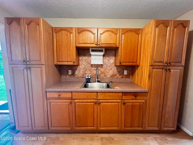 891 Clifton Road SE, Palm Bay, FL 32909