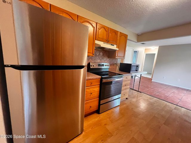 891 Clifton Road SE, Palm Bay, FL 32909