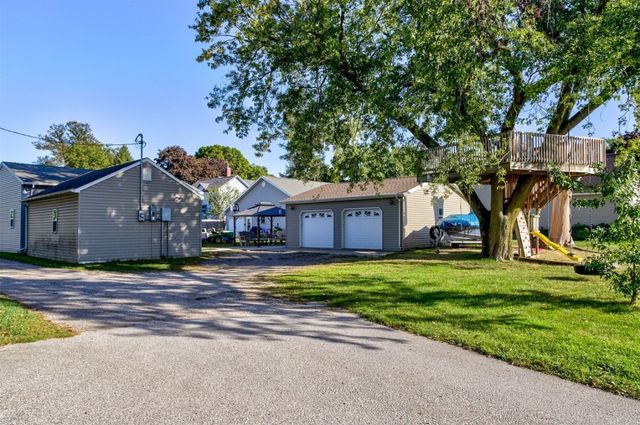 509 E Chestnut Street, Hubbard, IA 50122