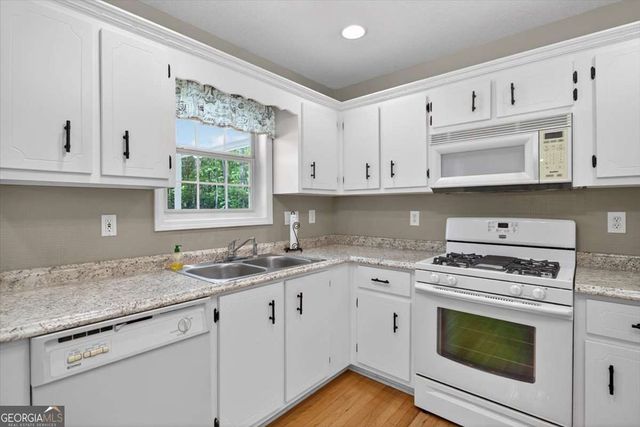 402 Deer Run, Jasper, GA 30143