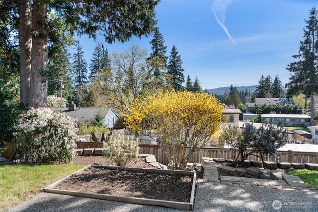 16127 SE 5th Street, Bellevue, WA 98008