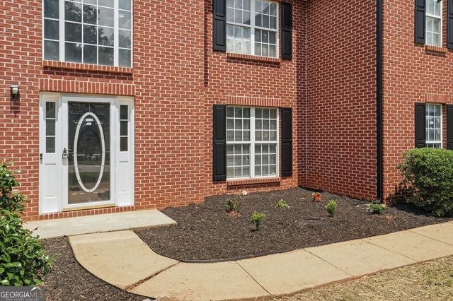 5740 Grove Place Crossing, Lilburn, GA 30047