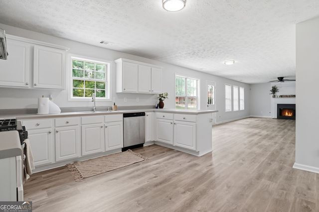 5740 Grove Place Crossing, Lilburn, GA 30047