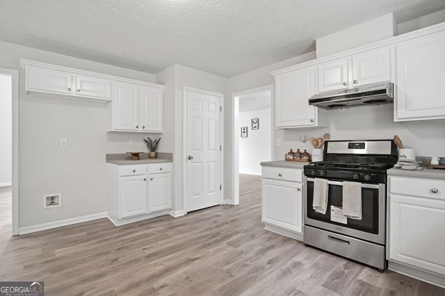 5740 Grove Place Crossing, Lilburn, GA 30047