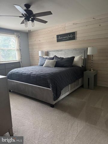 36 FIELDSTONE DR, Holland, PA 18966