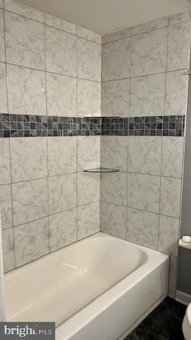 36 FIELDSTONE DR, Holland, PA 18966