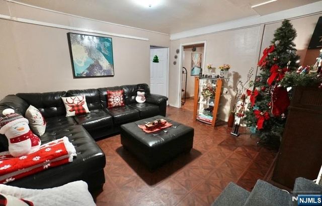 99 Grafton Avenue, Newark, NJ 07104