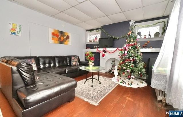 99 Grafton Avenue, Newark, NJ 07104