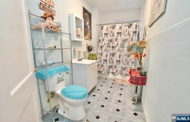 99 Grafton Avenue, Newark, NJ 07104