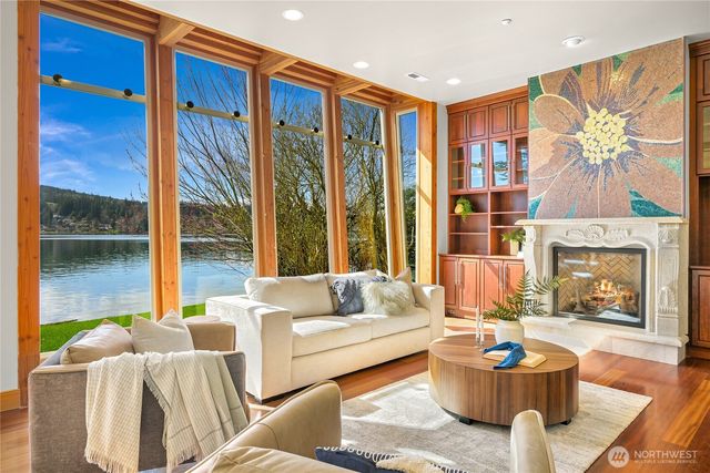 2076 Dellesta Drive, Bellingham, WA 98226