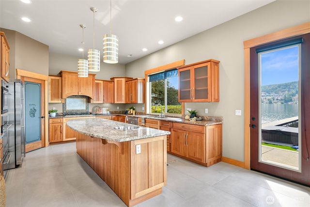 2076 Dellesta Drive, Bellingham, WA 98226