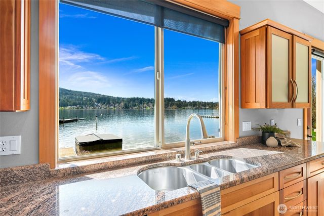 2076 Dellesta Drive, Bellingham, WA 98226