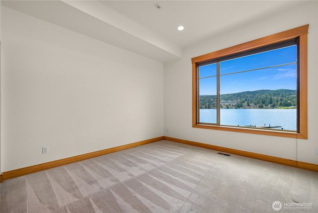 2076 Dellesta Drive, Bellingham, WA 98226