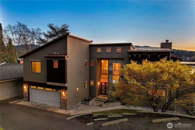 2076 Dellesta Drive, Bellingham, WA 98226