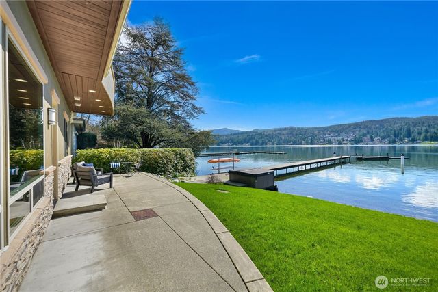 2076 Dellesta Drive, Bellingham, WA 98226