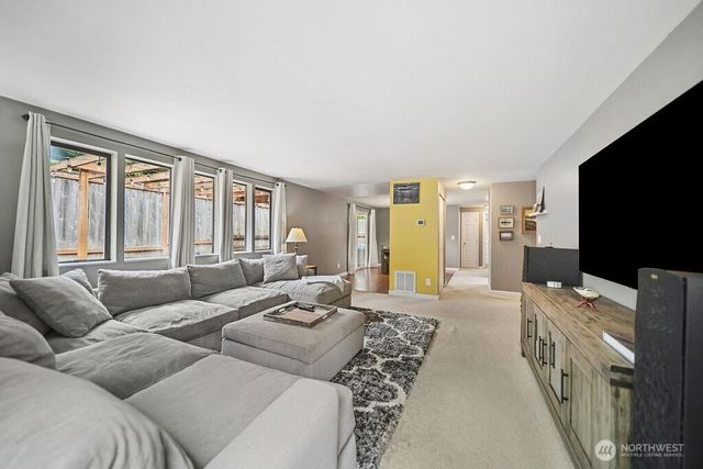 9205 Morning Side Drive NW, Silverdale, WA 98383