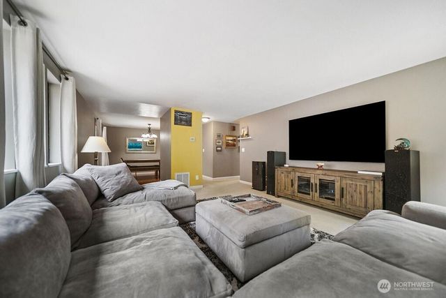 9205 Morning Side Drive NW, Silverdale, WA 98383