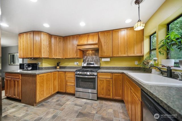 9205 Morning Side Drive NW, Silverdale, WA 98383