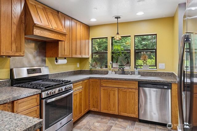 9205 Morning Side Drive NW, Silverdale, WA 98383