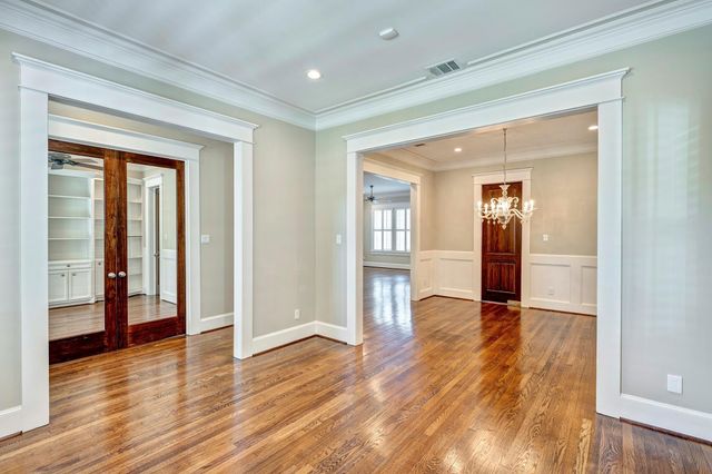 1525 Oxford Street, Houston, TX 77008