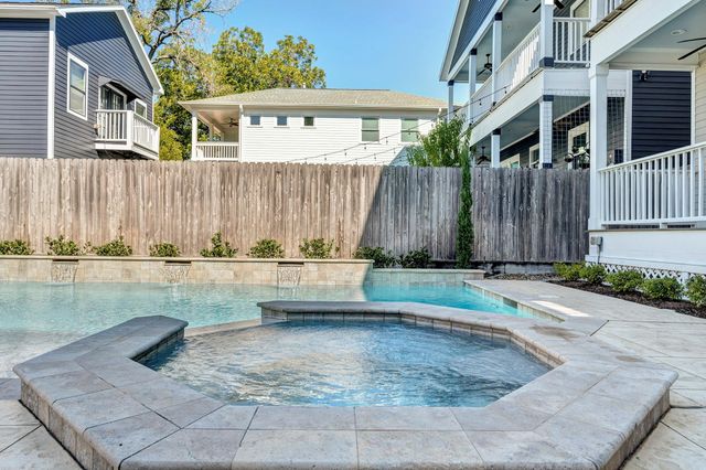 1525 Oxford Street, Houston, TX 77008