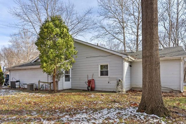 9902 Spur Creek Court, Fort Wayne, IN 46825