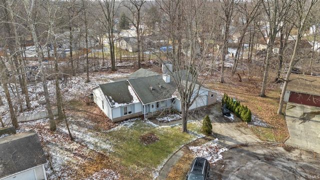 9902 Spur Creek Court, Fort Wayne, IN 46825