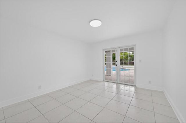 5510 W CASTLEGATE Avenue, Davie, FL 33331