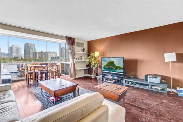 969 Hilgard Avenue 706, Los Angeles, CA 90024
