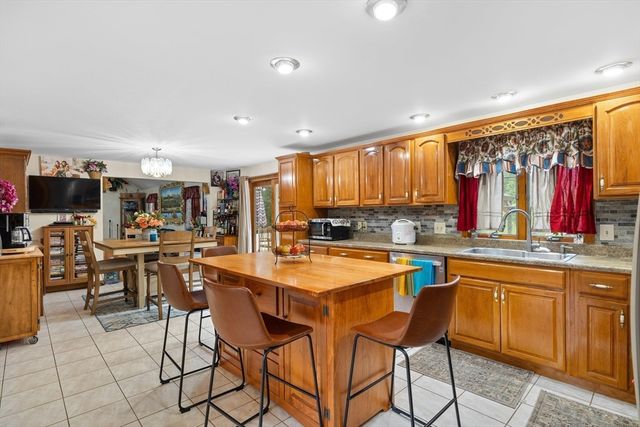 35 Burnap St., Auburn, MA 01501