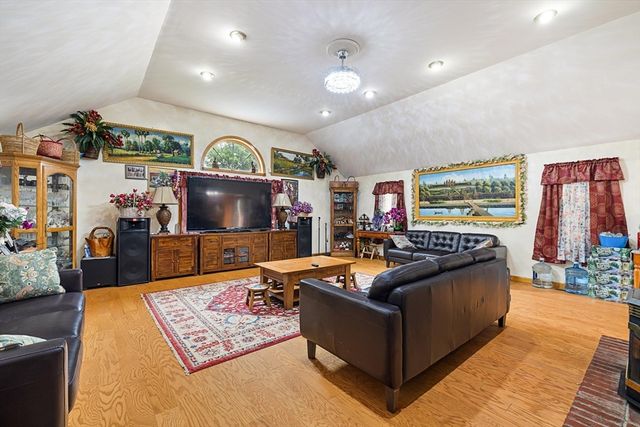 35 Burnap St., Auburn, MA 01501