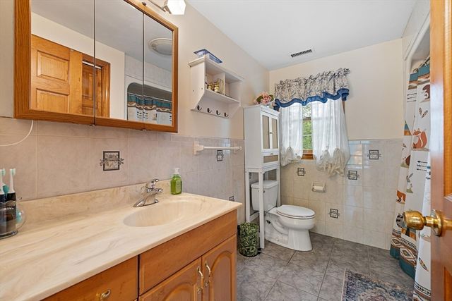 35 Burnap St., Auburn, MA 01501