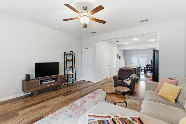 809 Bradburn Village Way, Antioch, TN 37013